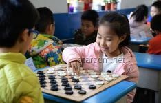 刚学棋的朋友说要和我切磋：一场友谊与智慧的较量